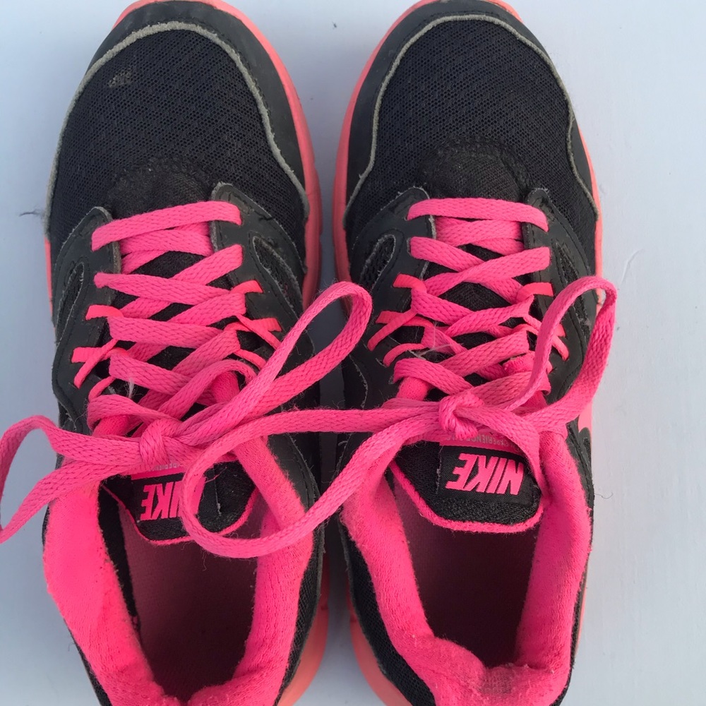 Nike Hot Pink Tennis Shoes, Running Shoes